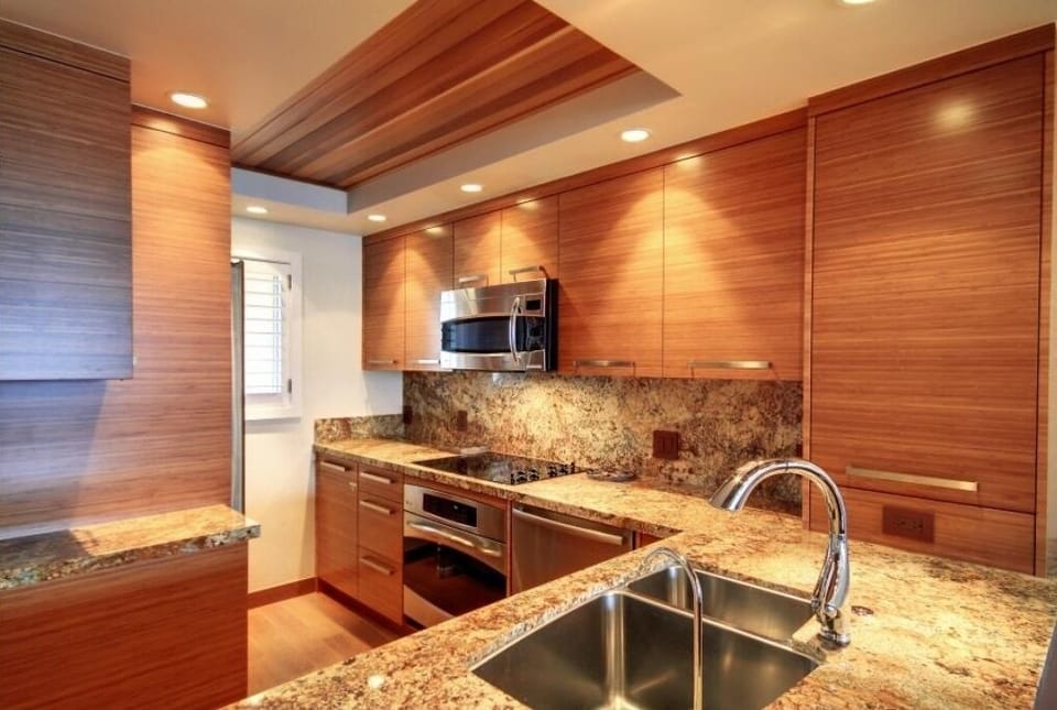 Condo, 3 Bedrooms | Private kitchen | Coffee/tea maker, fridge, oven, dishwasher