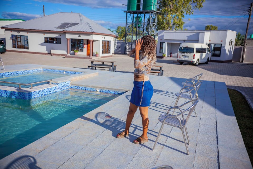 4 outdoor pools