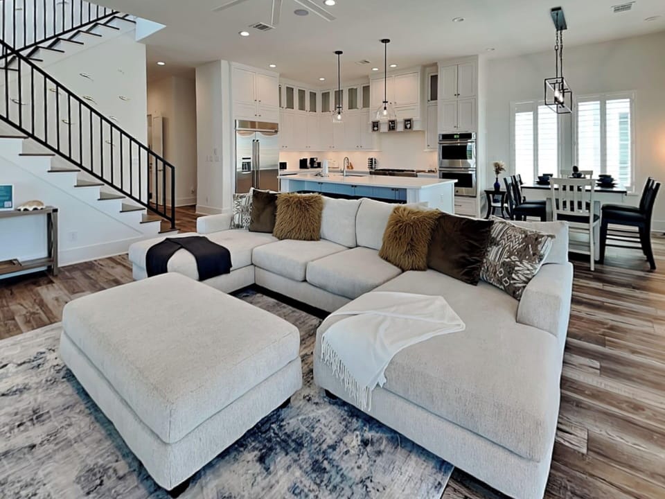 House (4 Bedrooms) | Living area | TV, fireplace