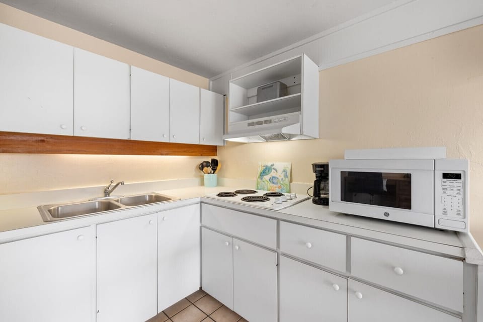 Stocked kitchen for all your cooking (no baking)