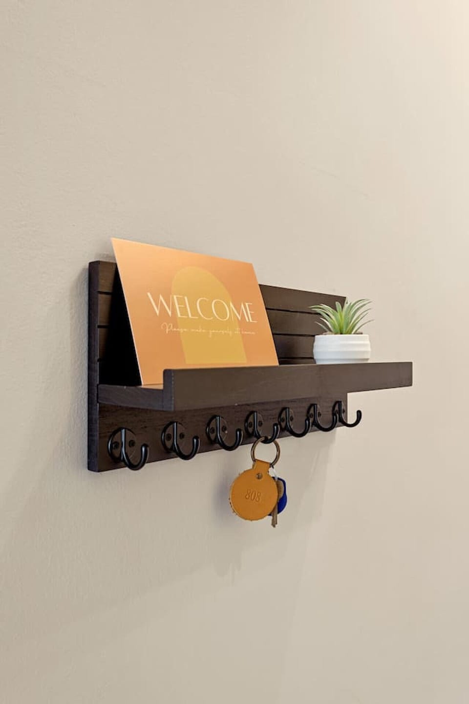 For your convenience, a key holder is located inside to keep things tidy and accessible.