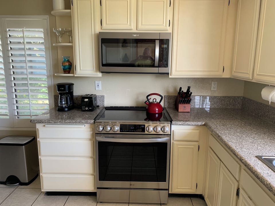New Stove and Microwave