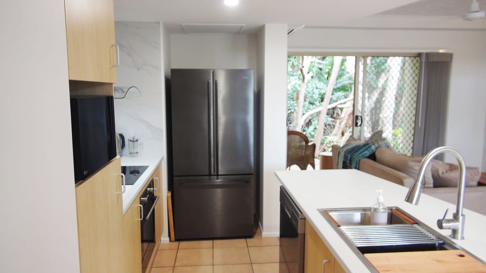 Deluxe Apartment, Non Smoking, Kitchen | Private kitchen