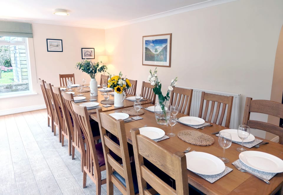 Cottage | Dining