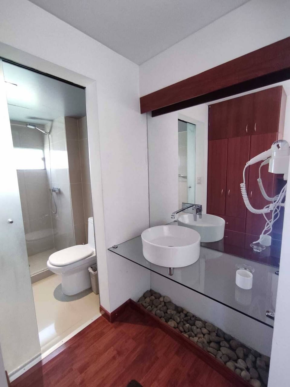 Comfort Double Room, Balcony, Lake View | Bathroom | Hair dryer, towels, soap, shampoo