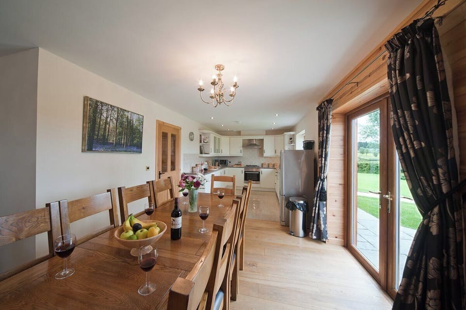 Beech Tree Eco Lodges Dining Table 