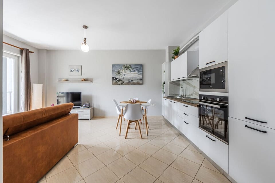 Living room & fully equipped kitchen
