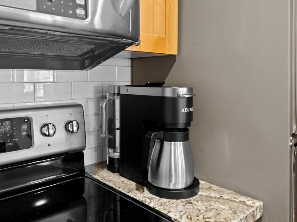 Kitchen / Coffee Maker