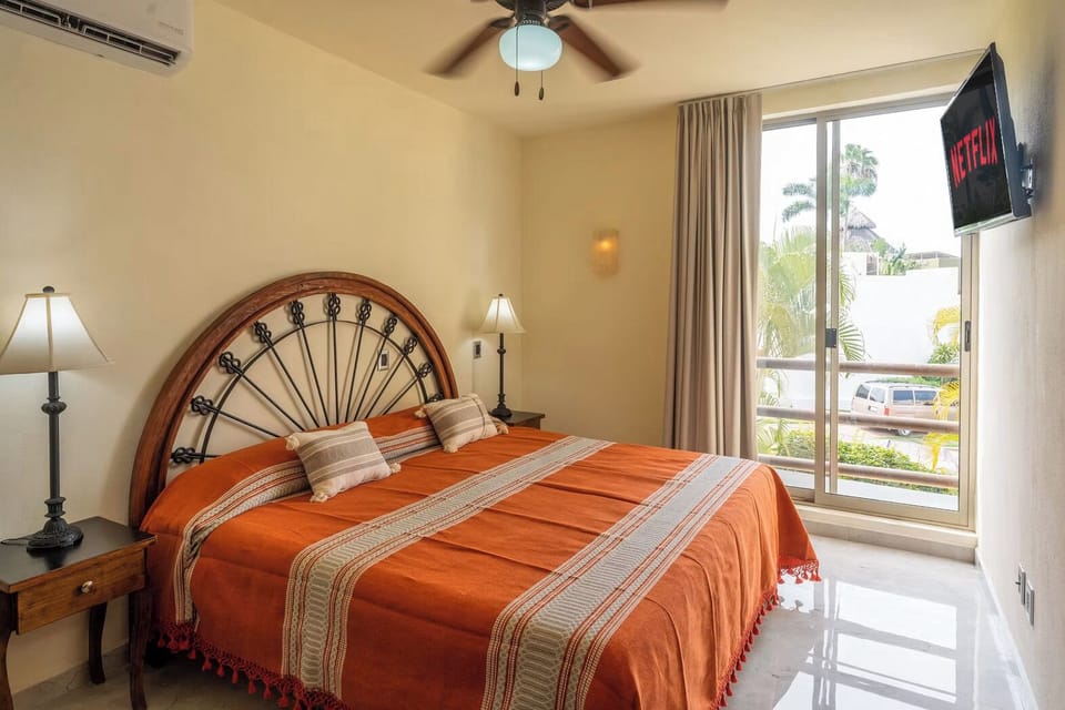 Primary Bedroom / King Bed