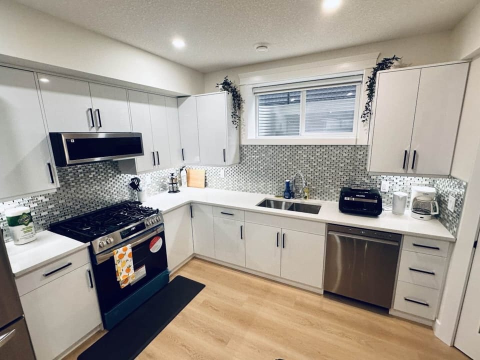 A full kitchen with all major appliances