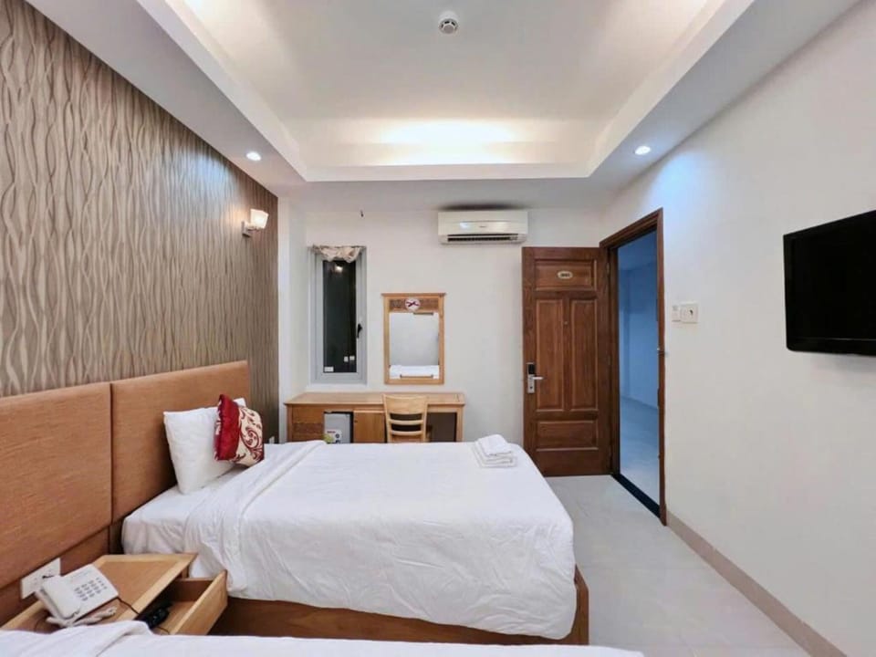 Double Room | In-room safe, desk, soundproofing, free WiFi