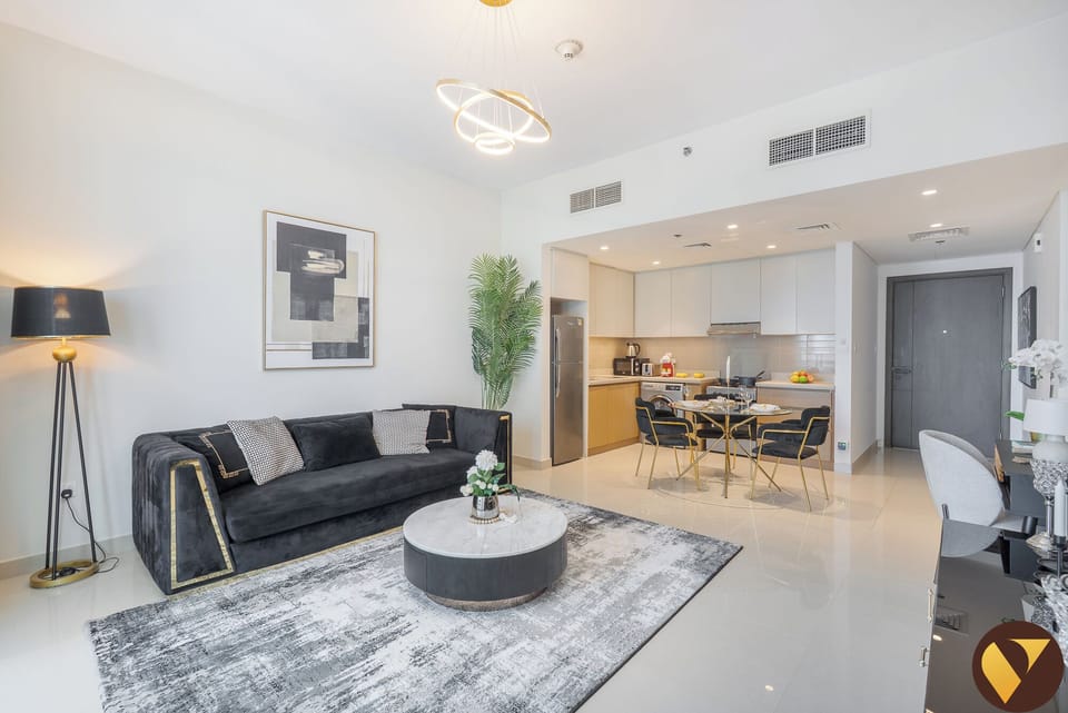 Luxury Apartment, City View | Living area | 55-inch Smart TV with cable channels