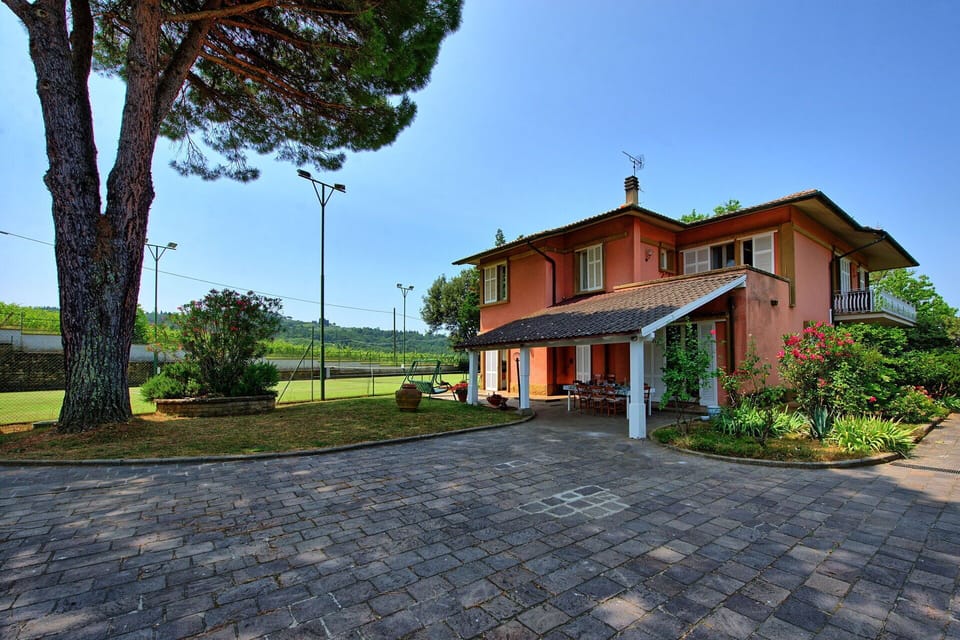Building Exterior, Outdoor