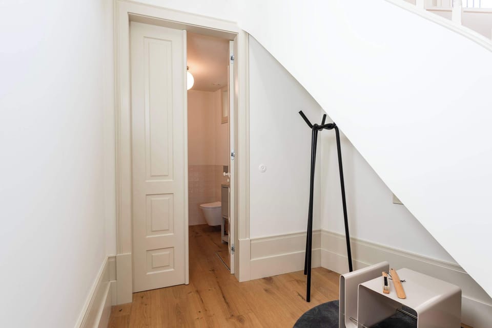 Coat nook and powder room