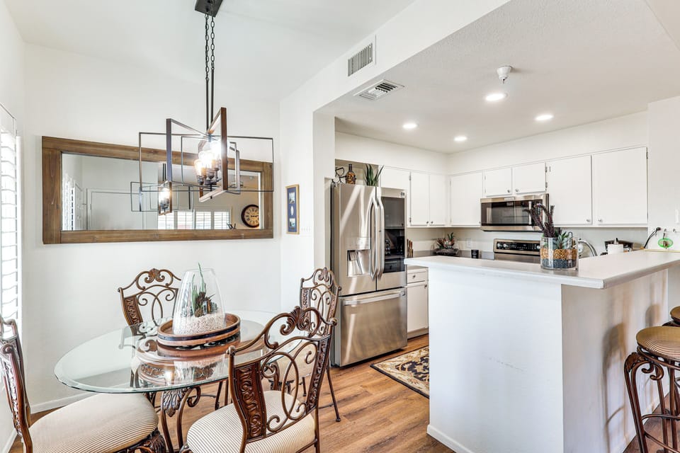 Dining Area | Dishware & Flatware