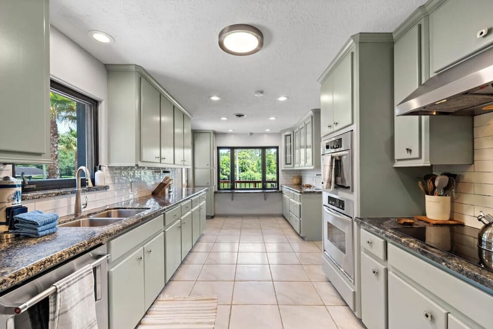 Experience the joy of cooking in this exquisite kitchen, designed for your comfort and culinary delight