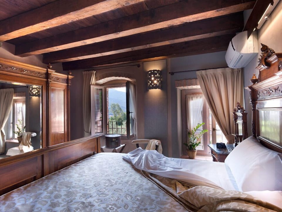 Double or Twin Room | Down comforters, minibar, in-room safe, desk