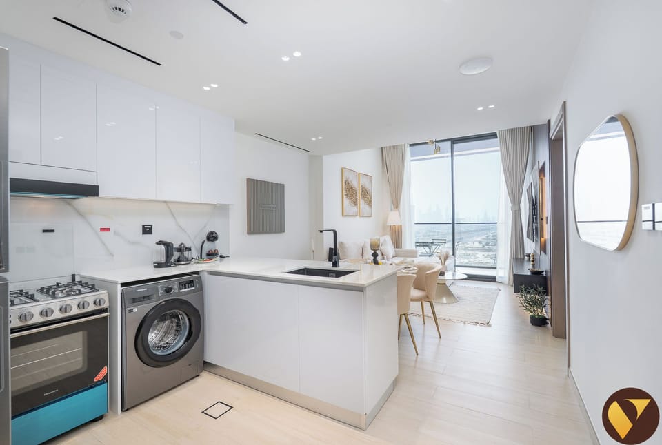 Luxury Apartment, Balcony, City View | Private kitchen | Microwave, stovetop, electric kettle, toaster