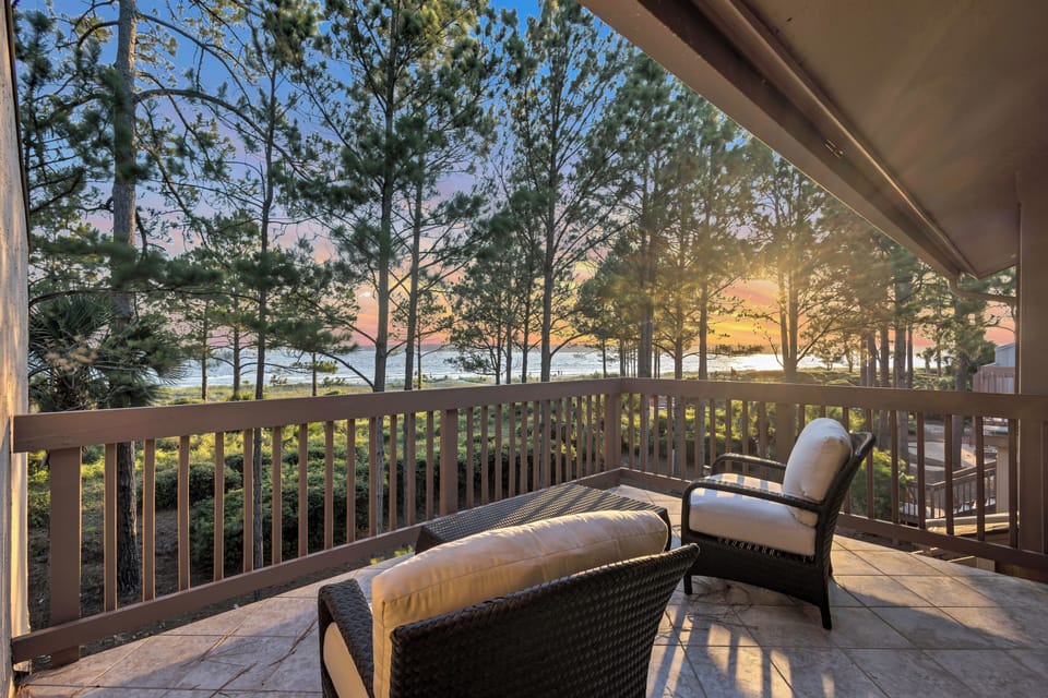 Peaceful, private, and postcard-perfect—this is your front-row seat to nightly sunsets