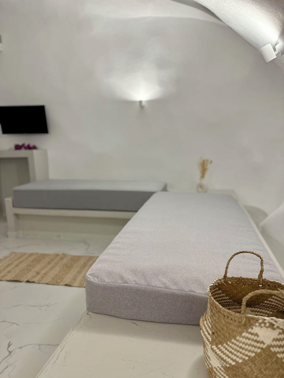 Cave Crafted Suites Bed and Breakfast in Thera