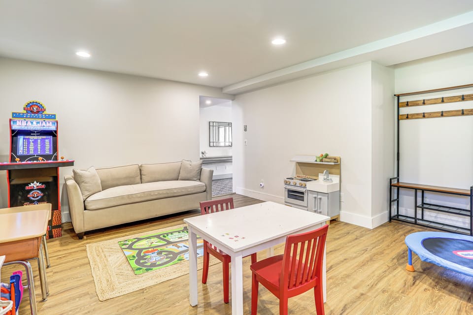 House (4 Bedrooms) | Interior