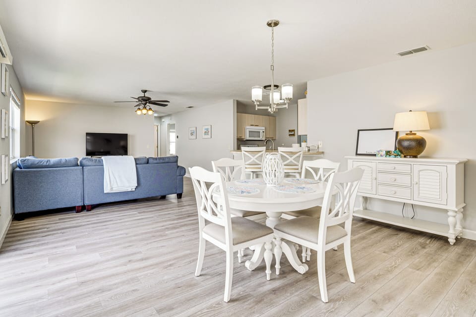 House (2 Bedrooms) | Interior