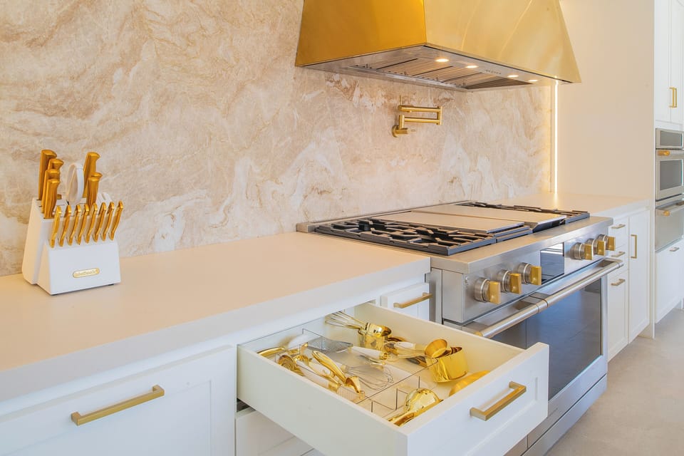Fully equipped kitchen