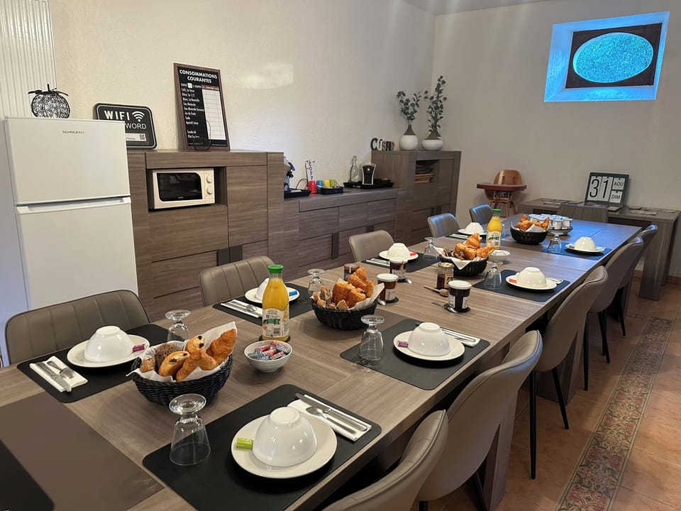 Free daily continental breakfast