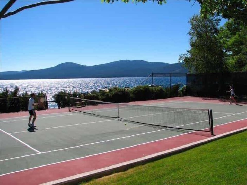 Lakefront Tennis 