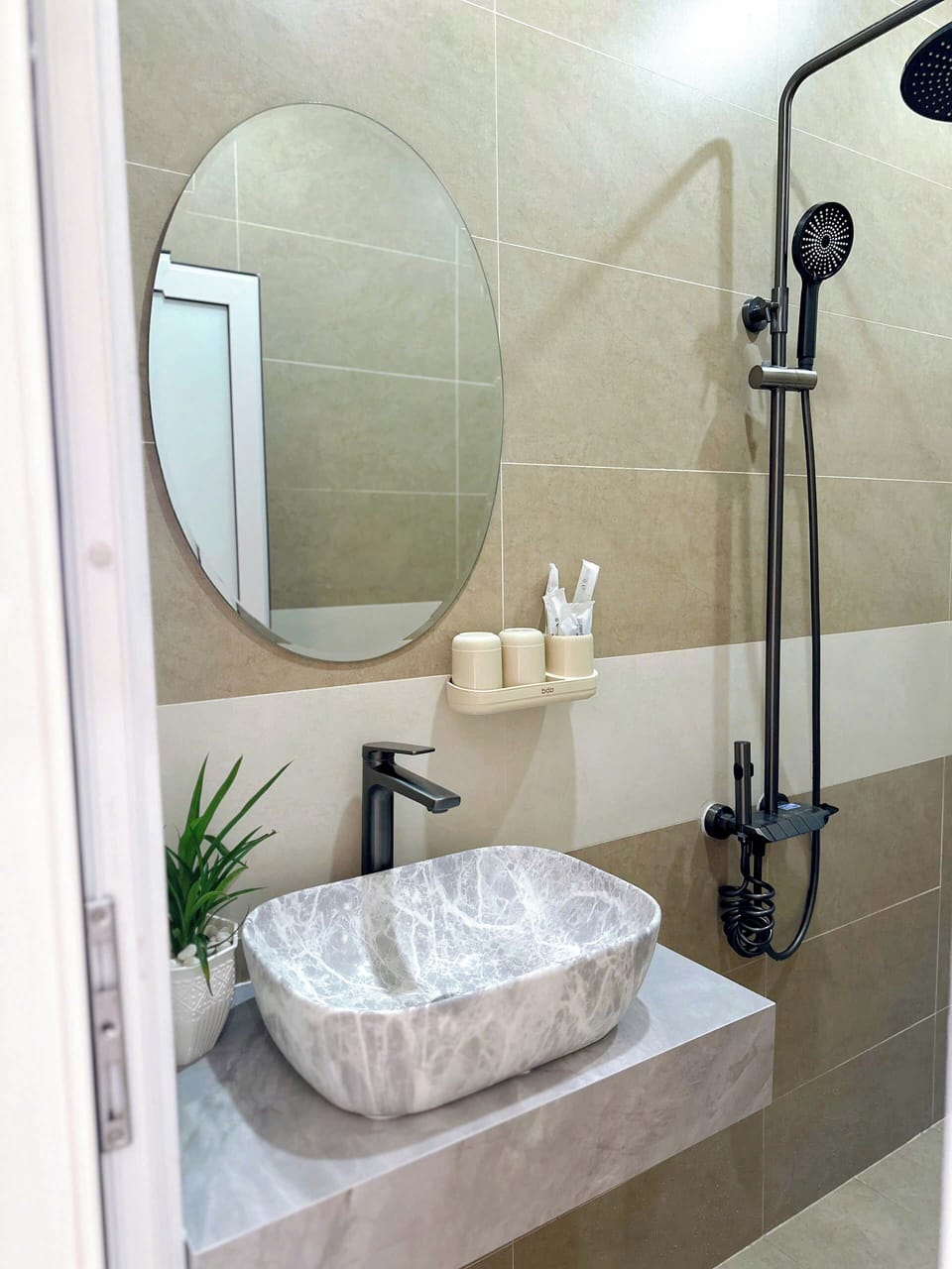 Deluxe Double Room, Housekeeping, City View | Bathroom | Slippers, bidet