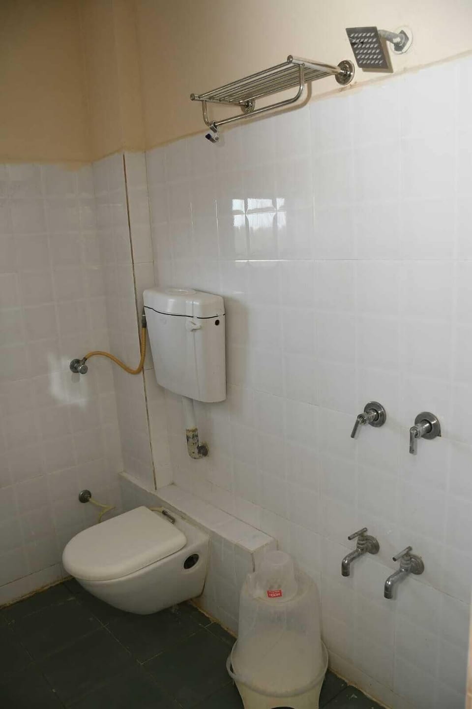 Shower, free toiletries, towels, soap