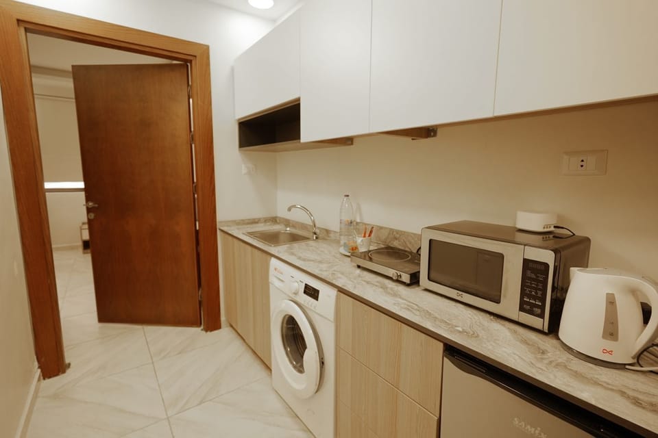 Classic Room, City View | Private kitchen | Mini-fridge, microwave, stovetop