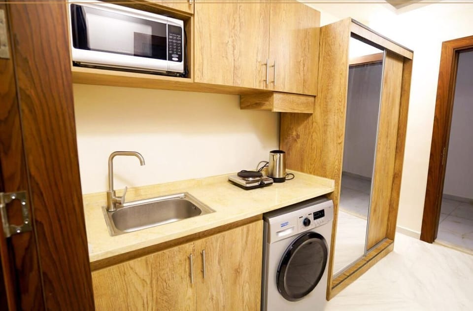 Classic Room, City View | Private kitchen | Mini-fridge, microwave, stovetop