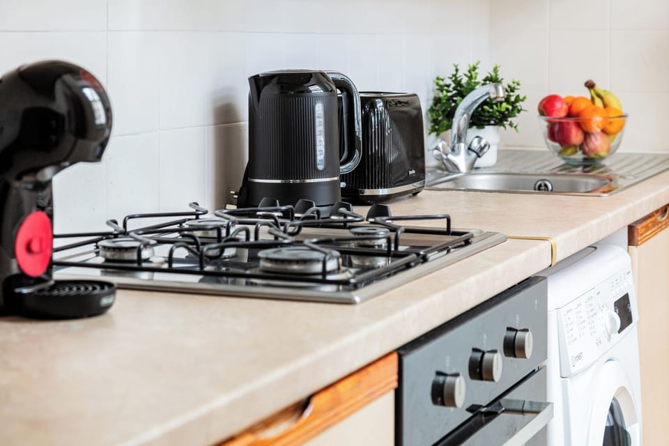 City Apartment, 1 Bedroom, Non Smoking | Private kitchen | Espresso maker, coffee/tea maker, electric kettle, toaster