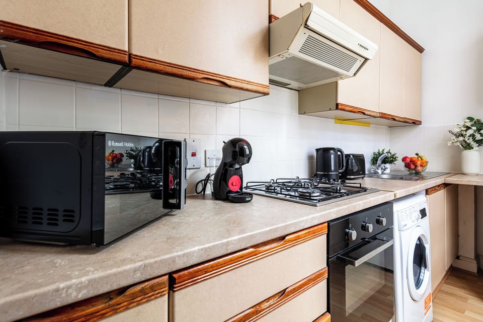 City Apartment, 1 Bedroom, Non Smoking | Private kitchen | Espresso maker, coffee/tea maker, electric kettle, toaster
