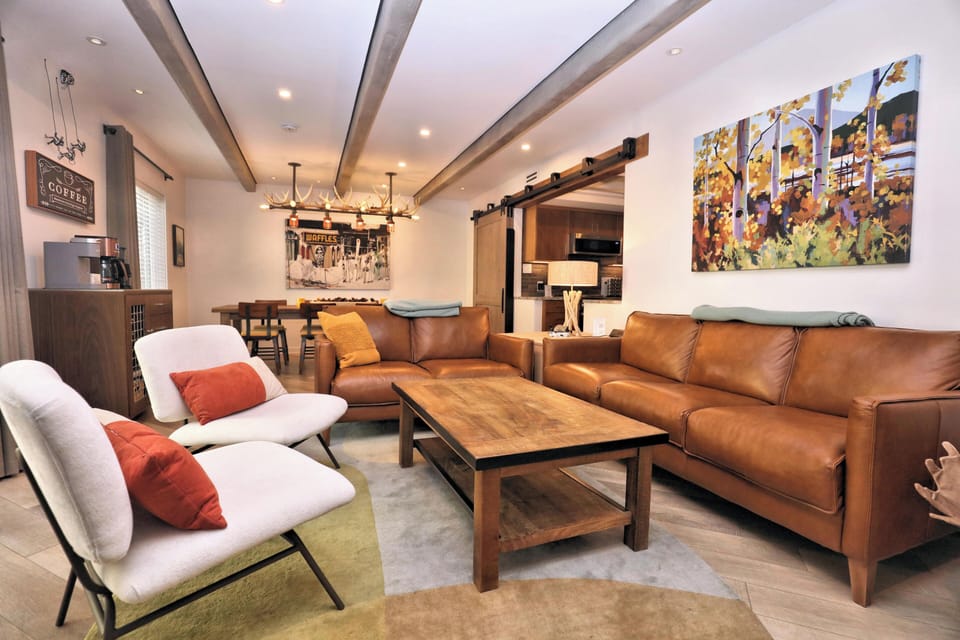 Relax in this inviting living room with seating for 6.