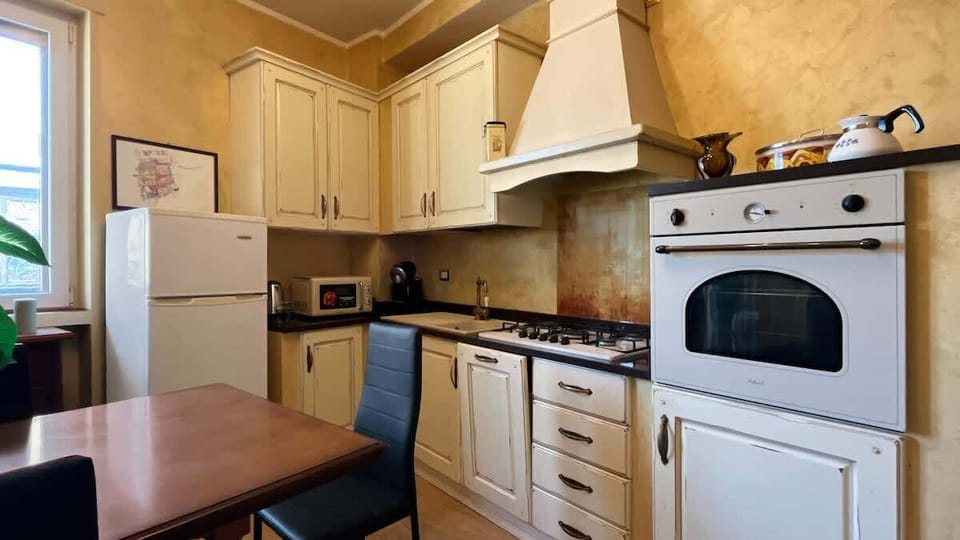 Spacious and fully equipped kitchen