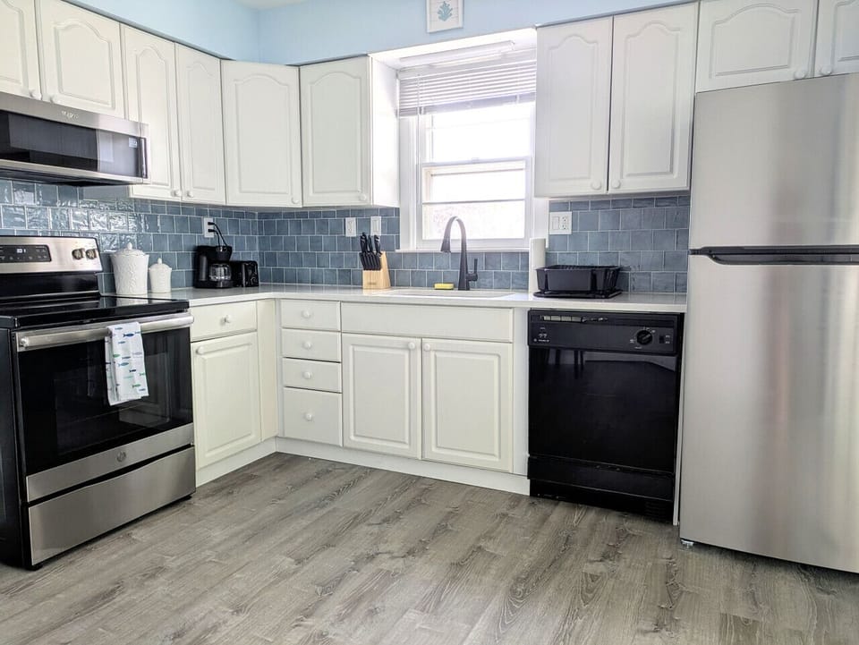 The kitchen is newly updated.