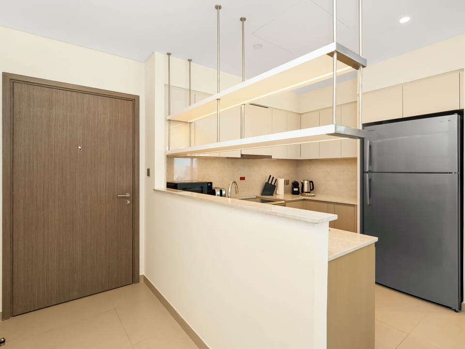Panoramic Apartment, 4 Bedrooms, City View | Private kitchen