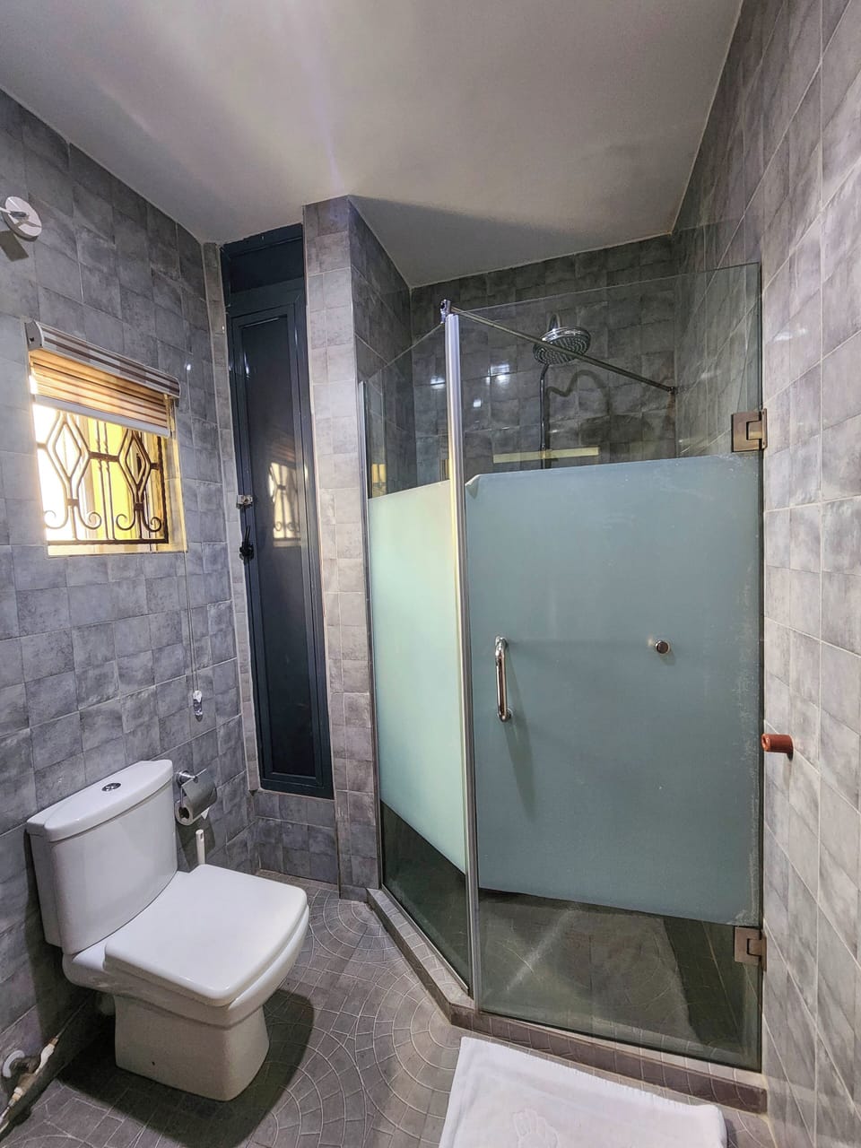 Comfort Suite | Desk, laptop workspace, free WiFi