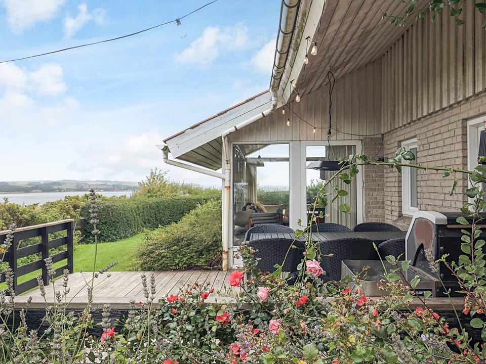 House | Water view