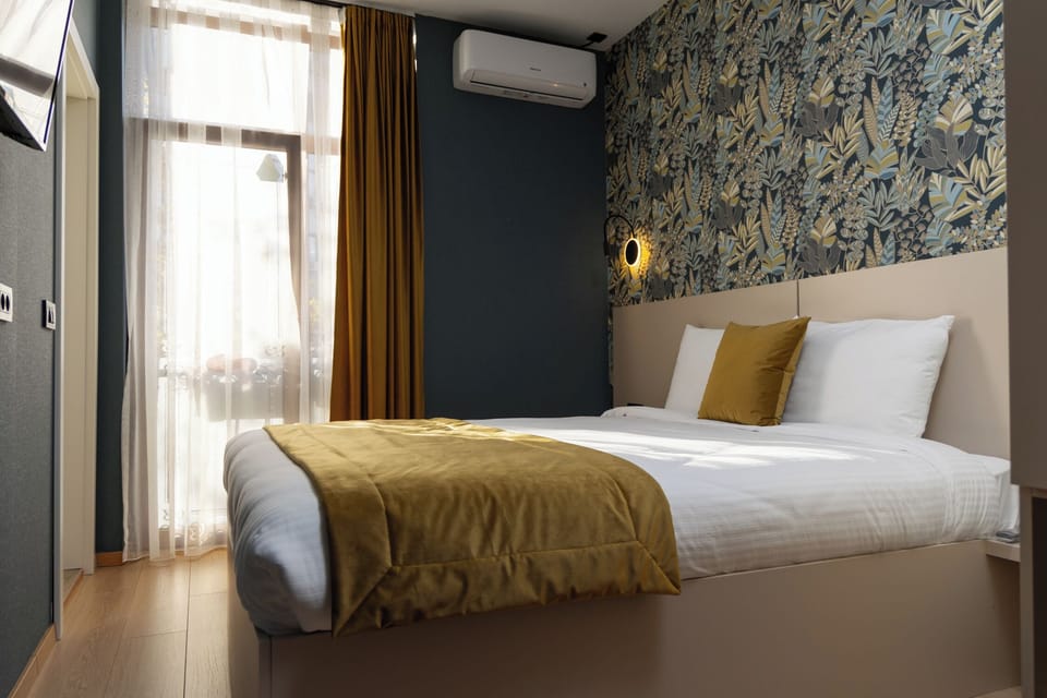 Deluxe Double Room, City View | Desk, free WiFi