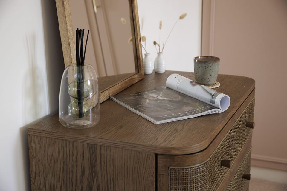 Coleman's Elm Master Bedroom - StayCotswold