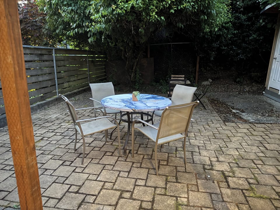Outdoor dining