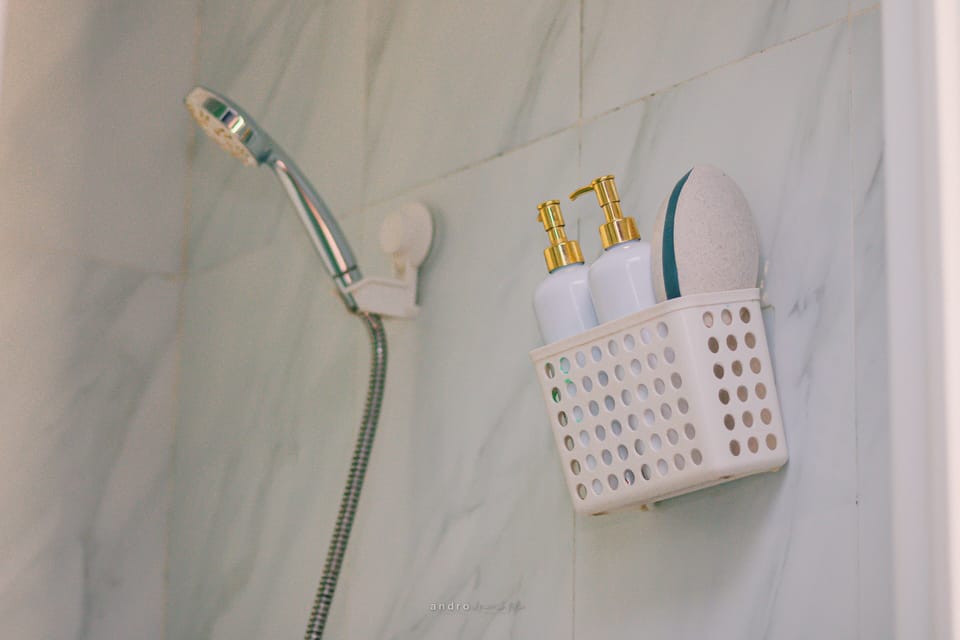 Deluxe Double Room, Patio, Garden View | Bathroom | Bidet, soap, shampoo, toilet paper