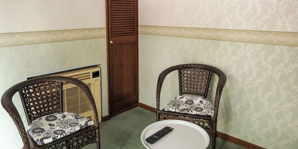 Maisonette | WiFi (free), bed sheets