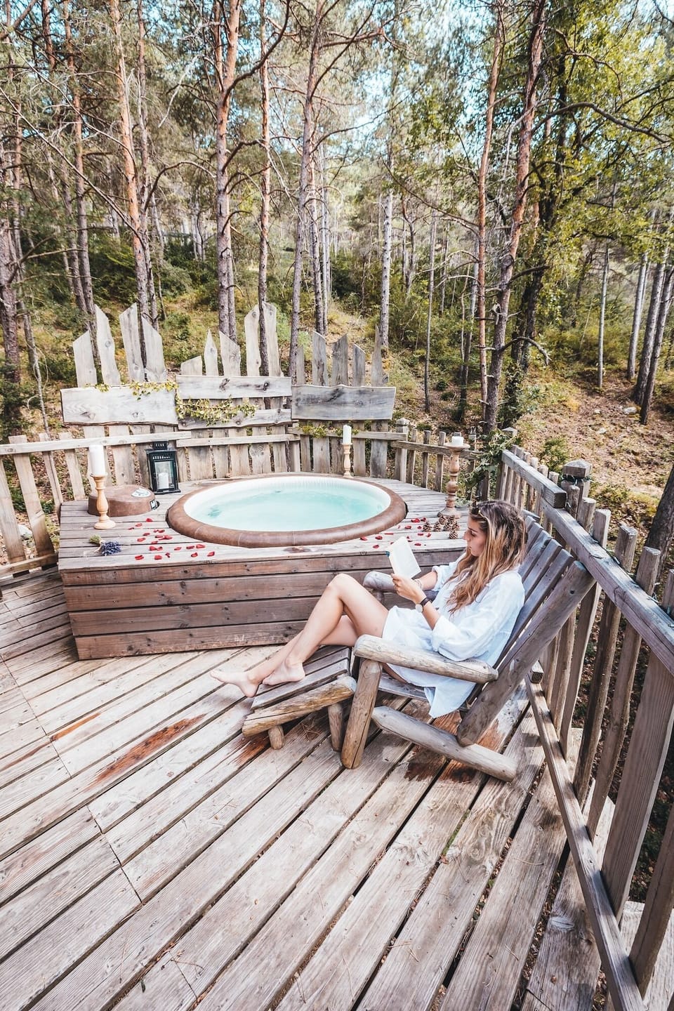 Outdoor spa tub