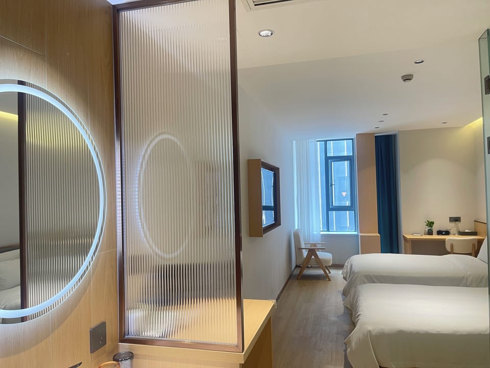 Comfort Twin Room, City View | Egyptian cotton sheets, premium bedding, down comforters