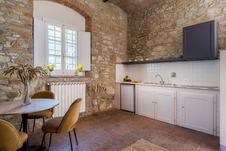 Autumn, Kitchen, Living Room, Spring, Summer