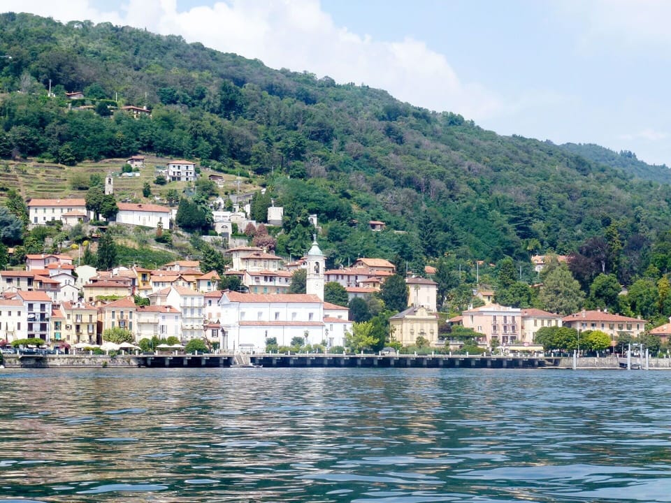 Body Of Water, Waterway, Watercourse, Coastal And Oceanic Landforms, Coast, Bank, Hill Station, Human Settlement, Channel, Lake